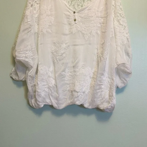 Elegant White Lace Women's Blouse - Picture 6 of 11